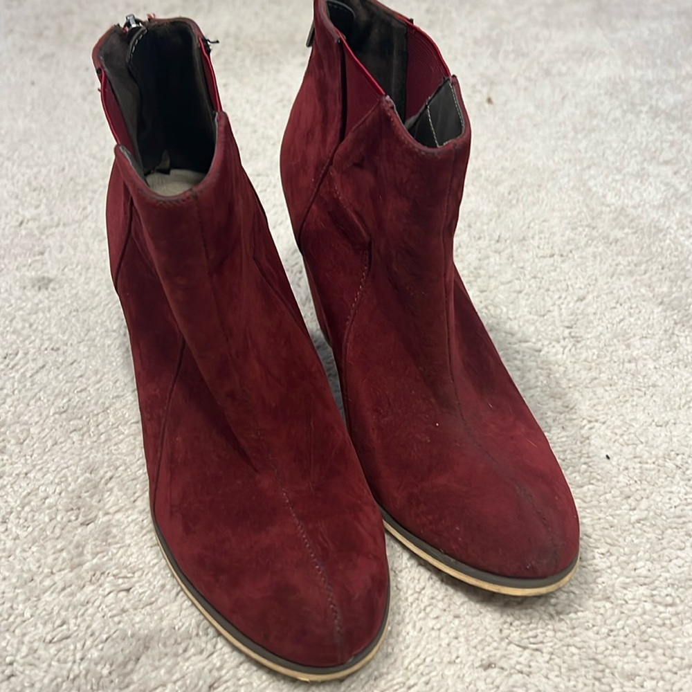 Velvet maroon booties
